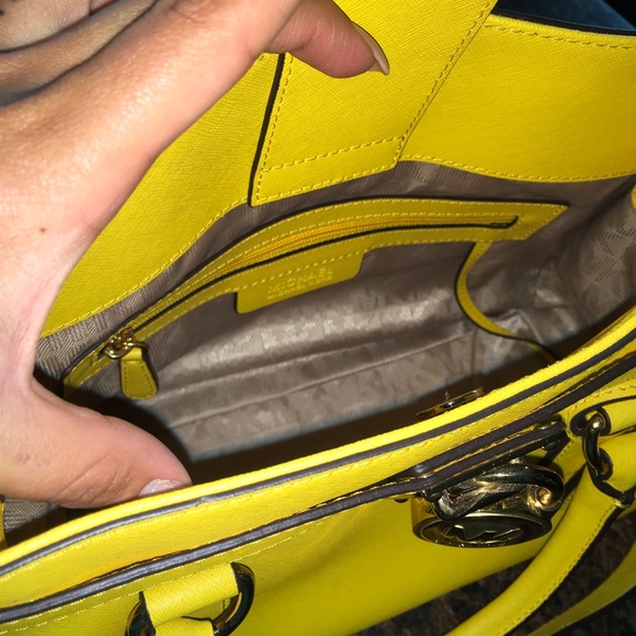 ✨💛Michael Kors purse & wallet💛✨ - Picture 8 of 12